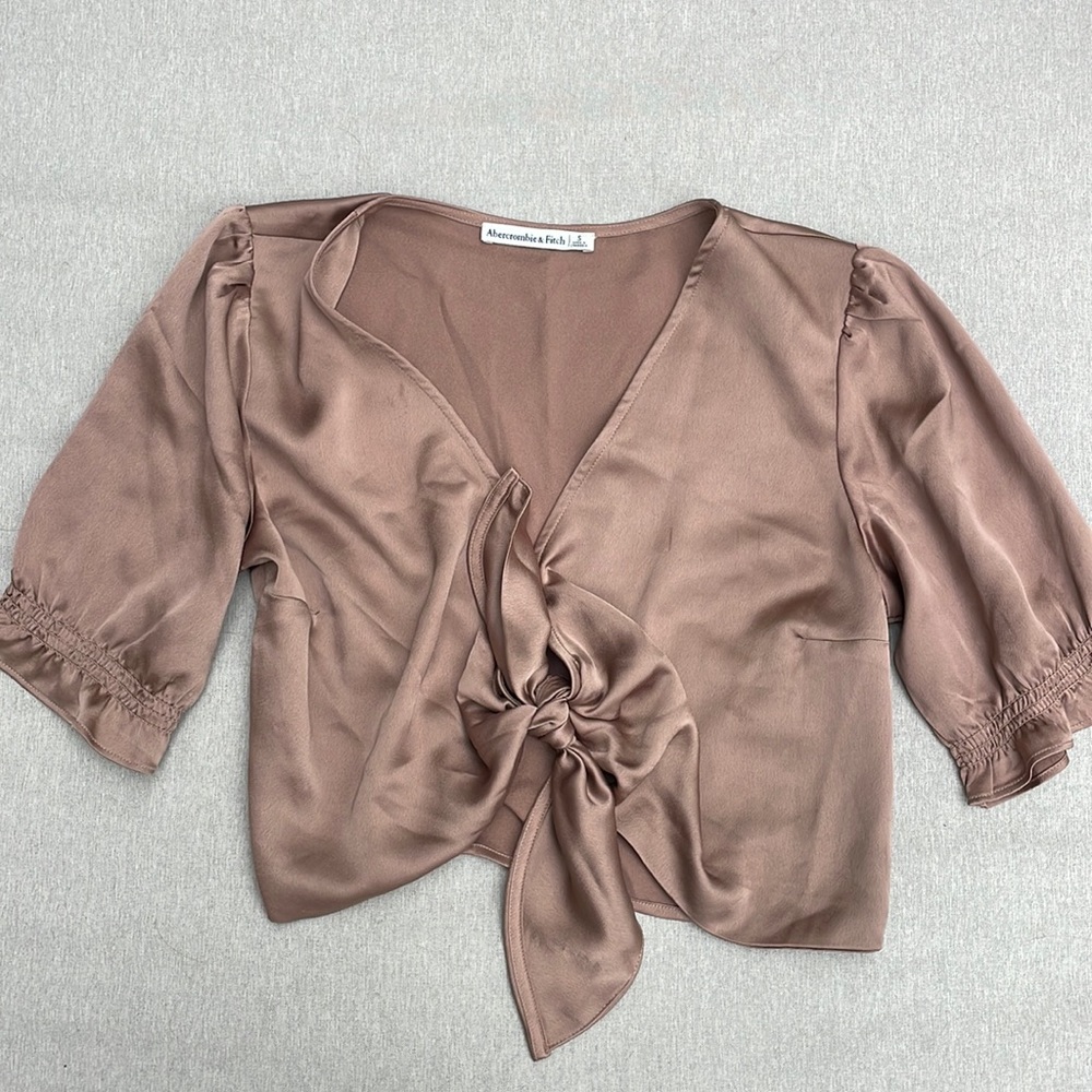 Abercrombie and Fitch tie top